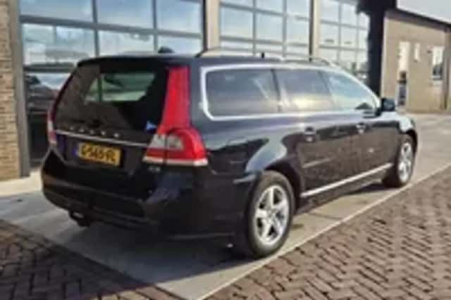 Volvo V70 (2016) thumbnail 2
