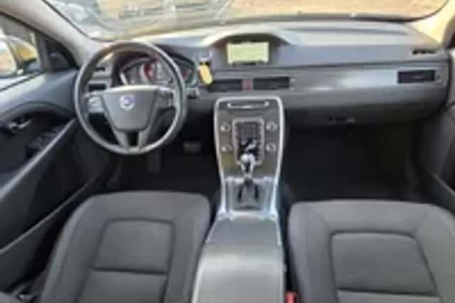 Volvo V70 (2016) thumbnail 3