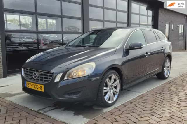 Volvo V60 (2012) thumbnail 1