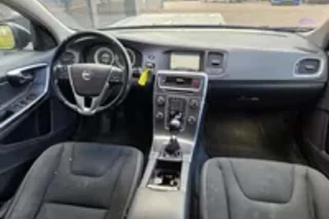 Volvo V60 (2012) thumbnail 3