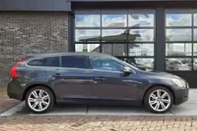 Volvo V60 (2012) thumbnail 6