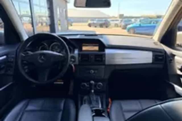Mercedes-Benz GLK (2008) thumbnail 3