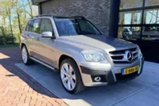Mercedes-Benz GLK (2008) thumbnail 3
