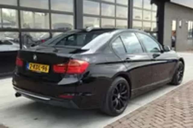 BMW 3-Serie (2013) thumbnail 2