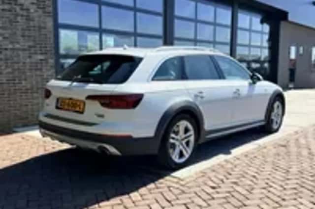 Audi A4 (2018) thumbnail 2
