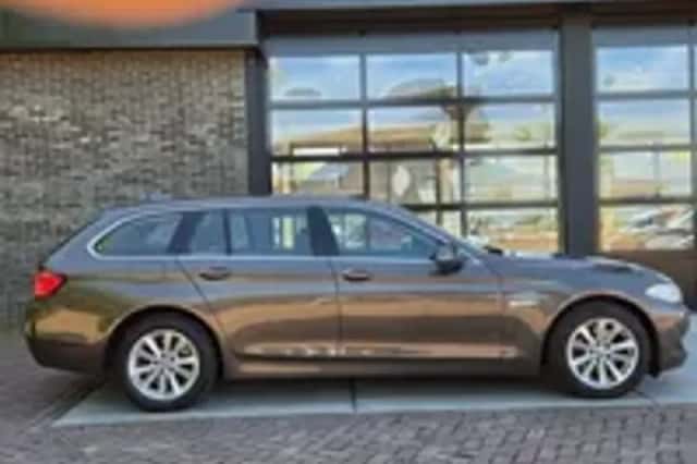 BMW 5-Serie (2013) thumbnail 3