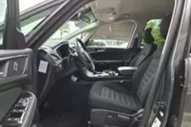 Ford Galaxy (2017) thumbnail 4
