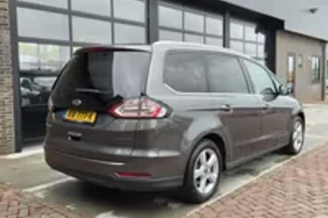 Ford Galaxy (2017) thumbnail 2
