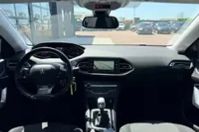 Peugeot 308 (2018) thumbnail 3