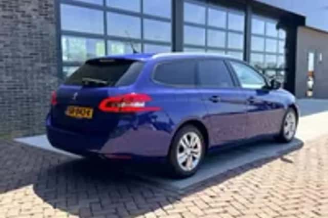 Peugeot 308 (2018) thumbnail 2
