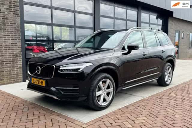 Volvo XC90 (2016) thumbnail 1