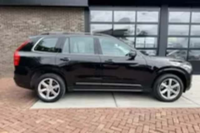 Volvo XC90 (2016) thumbnail 6