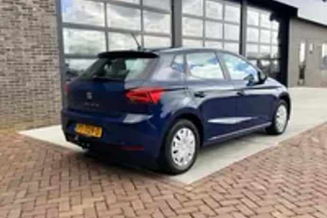 SEAT Ibiza (2017) thumbnail 2
