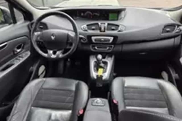 Renault Grand Scénic (2016) thumbnail 3