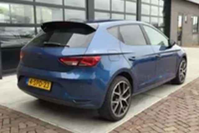 SEAT Leon (2013) thumbnail 2