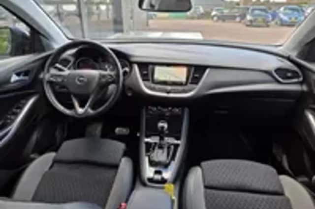 Opel Grandland X (2020) thumbnail 3
