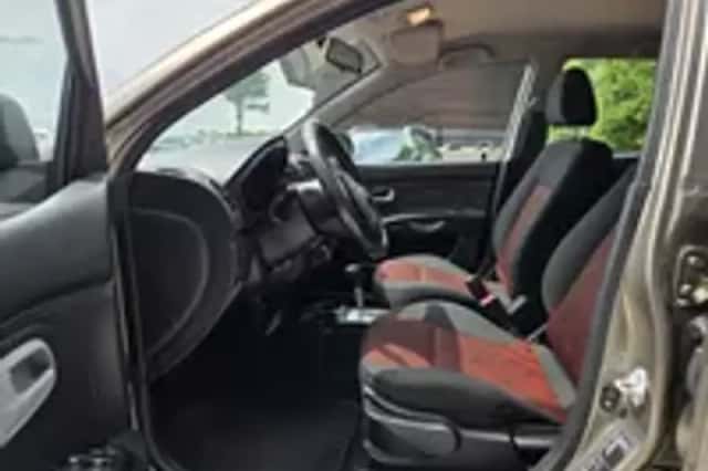 Kia Picanto (2010) thumbnail 4