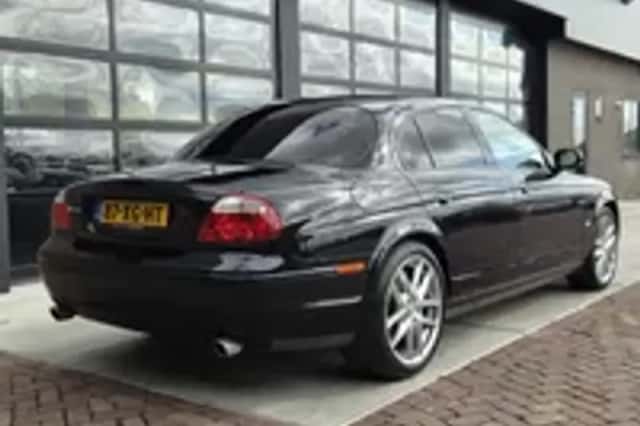 Jaguar S-Type (2004) thumbnail 2