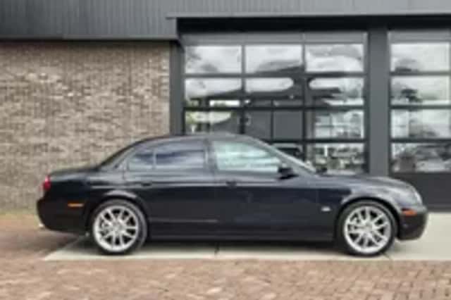 Jaguar S-Type (2004) thumbnail 6