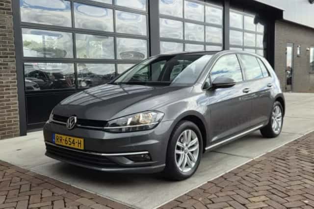 Volkswagen Golf (2018) thumbnail 1