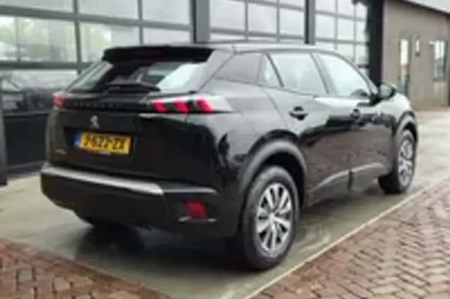 Peugeot 2008 (2020) thumbnail 2