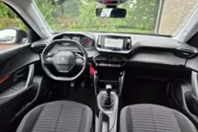 Peugeot 2008 (2020) thumbnail 3