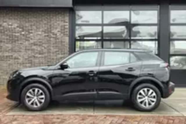 Peugeot 2008 (2020) thumbnail 5