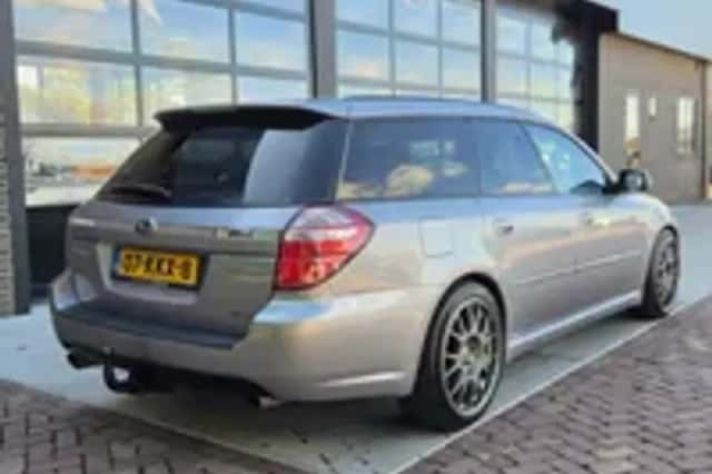 Subaru Legacy (2010) thumbnail 2