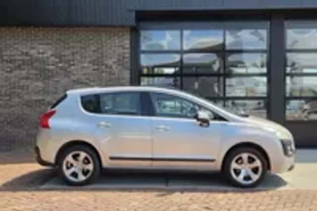 Peugeot 3008 (2009) thumbnail 4