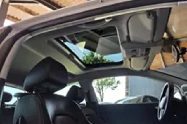 SEAT Ibiza (2011) thumbnail 4