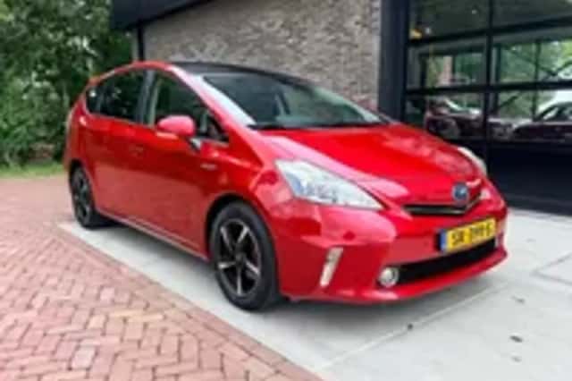 Toyota Prius (2013) thumbnail 3