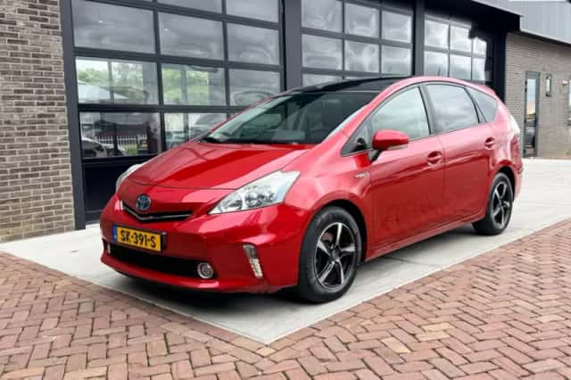 Toyota Prius (2013) thumbnail 1