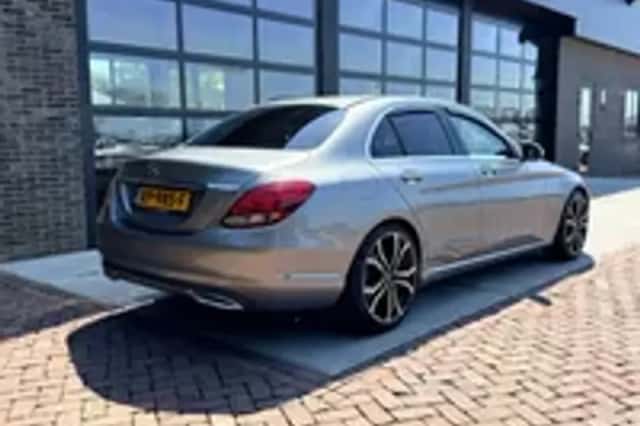 Mercedes-Benz C-Klasse (2014) thumbnail 2