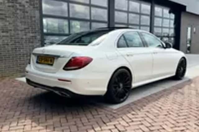 Mercedes-Benz E-Klasse (2016) thumbnail 2