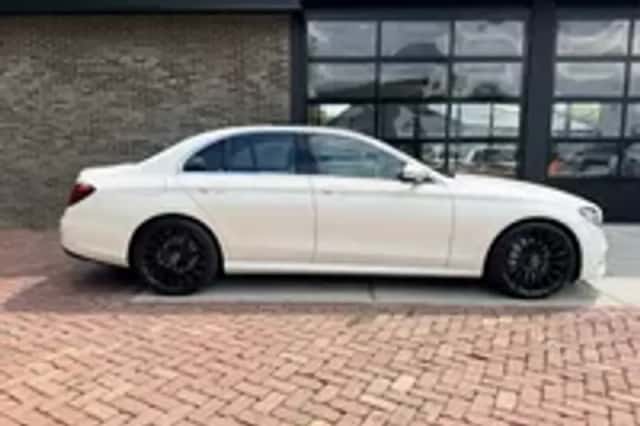 Mercedes-Benz E-Klasse (2016) thumbnail 3