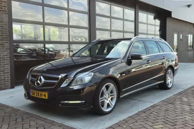 Mercedes-Benz E-Klasse (2012) thumbnail 1