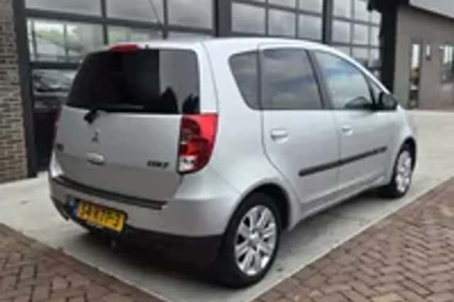 Mitsubishi Colt (2010) thumbnail 2