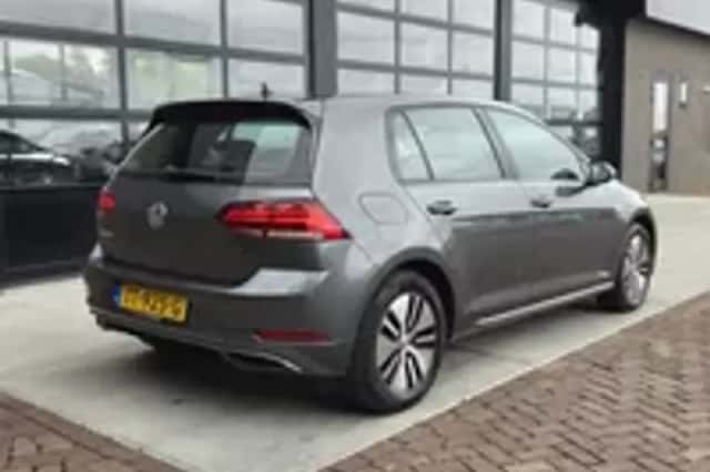 Volkswagen E-Golf (2018) thumbnail 2