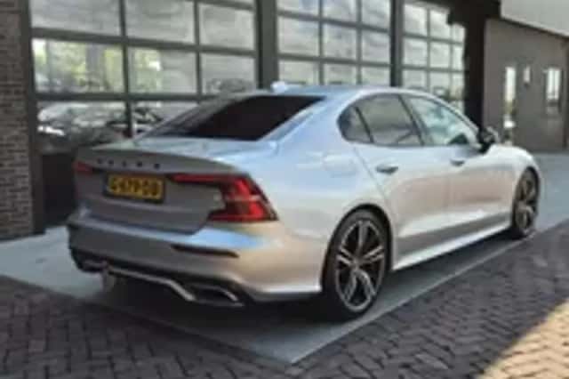 Volvo S60 (2019) thumbnail 2