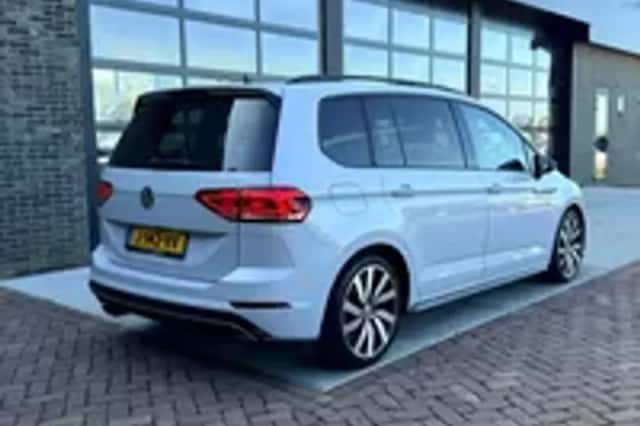 Volkswagen Touran (2018) thumbnail 2