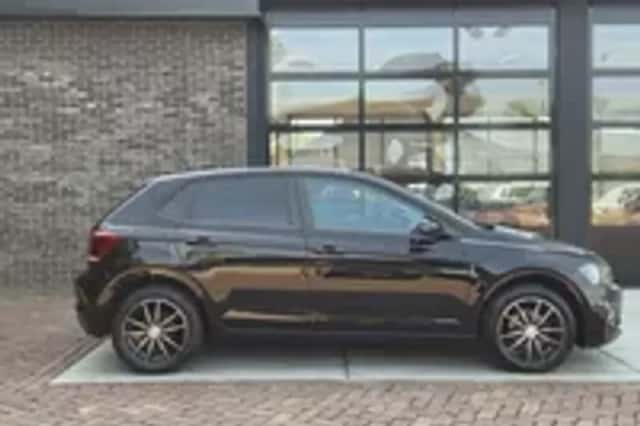 Volkswagen Polo (2018) thumbnail 2