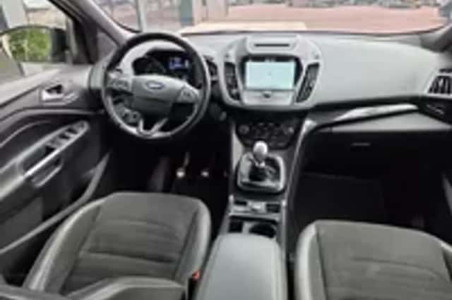 Ford Kuga (2017) thumbnail 3