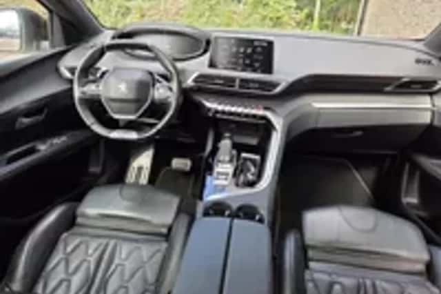 Peugeot 3008 (2019) thumbnail 3