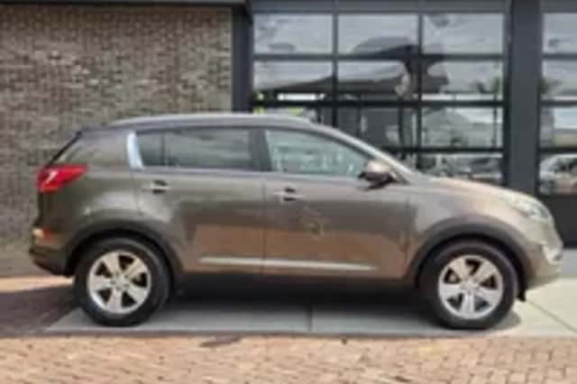Kia Sportage (2012) thumbnail 3