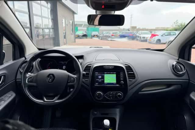 Renault Captur (2019) thumbnail 3