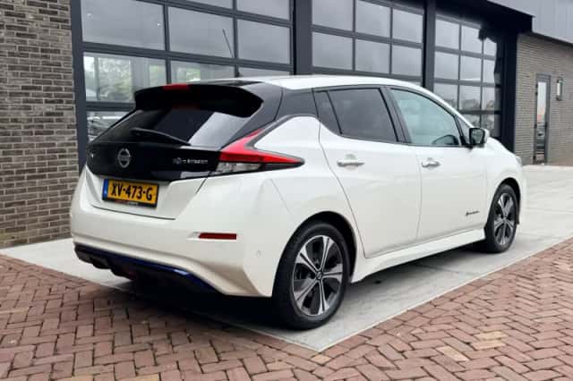 Nissan Leaf (2019) thumbnail 2