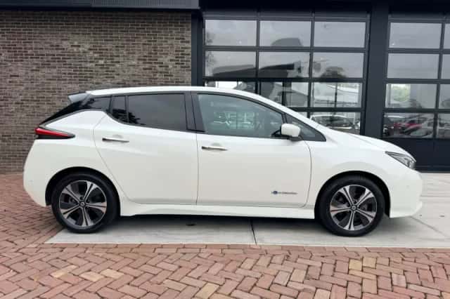 Nissan Leaf (2019) thumbnail 6