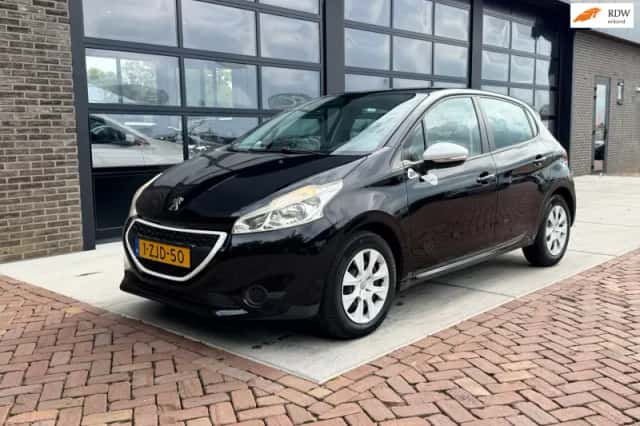 Peugeot 208 (2015) thumbnail 1