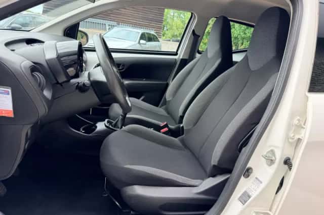 Toyota Aygo (2017) thumbnail 4