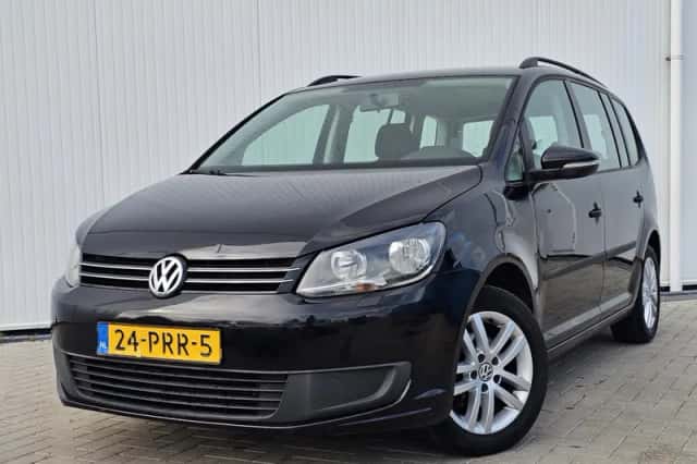 Volkswagen Touran (2010) thumbnail 1